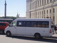 mini-bus-a-Saint-Petersbourg.jpg