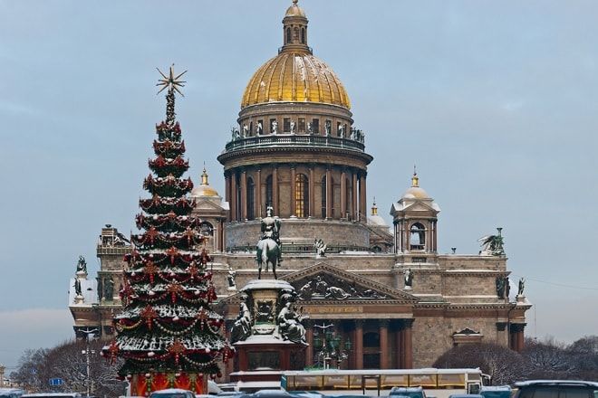 Séjours à Saint-Pétersbourg, Voyage en Russie